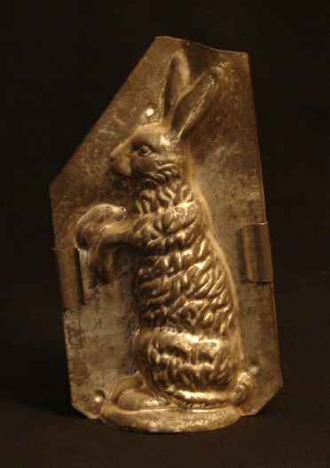large rabbit chocolate mold by Eppelsheimer side
